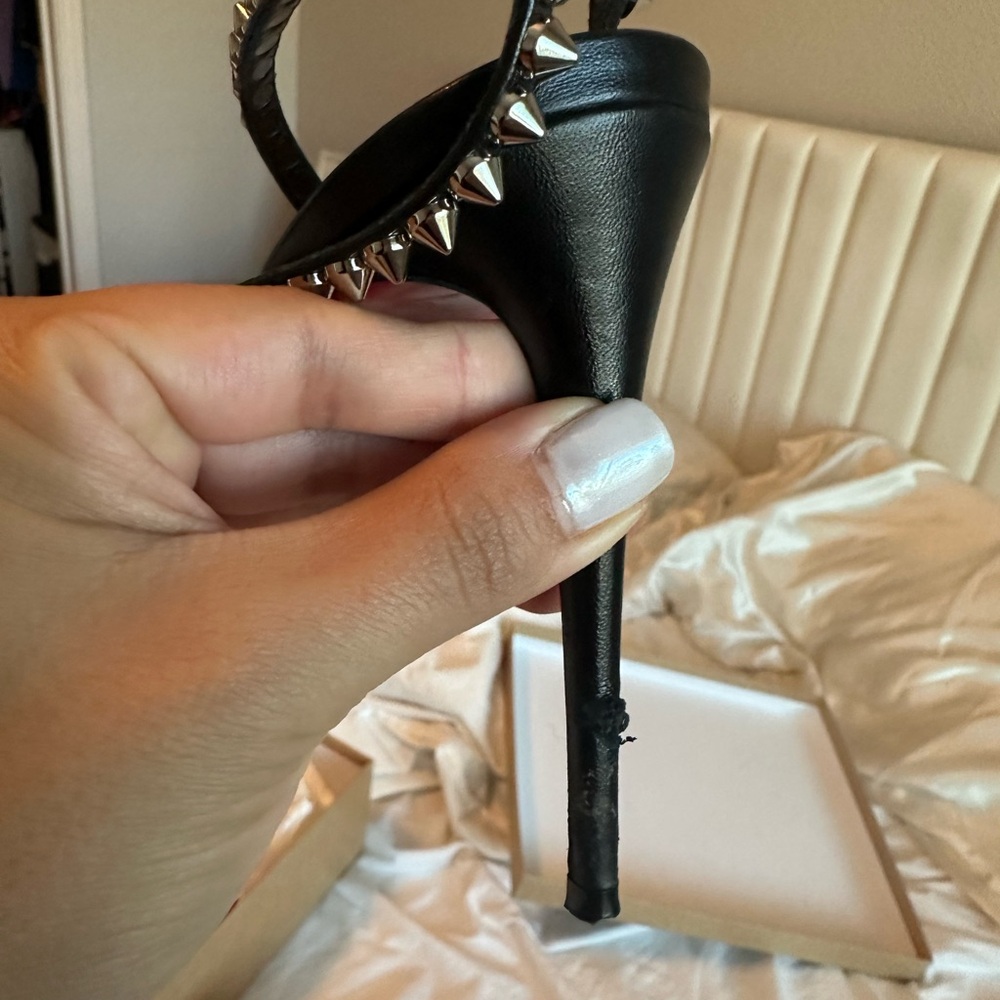 So Me Louboutin View 6